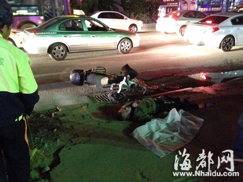 男子下车后突然倒地不醒