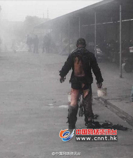 嘉兴平湖嘉合电力设备公司发生爆炸 1工人衣服被烧光
