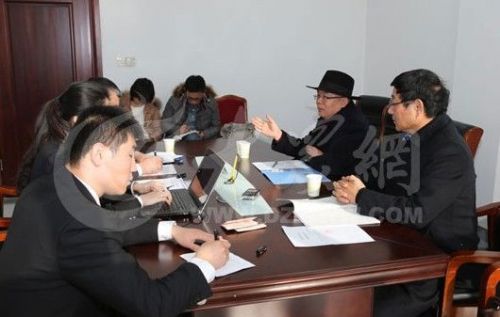 法官会见聂树斌母亲及代理律师