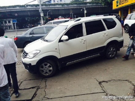 福州西洪路一男子开车途中猝死现场图