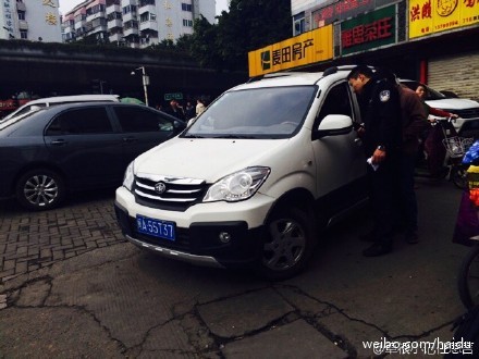 福州西洪路一男子开车途中猝死