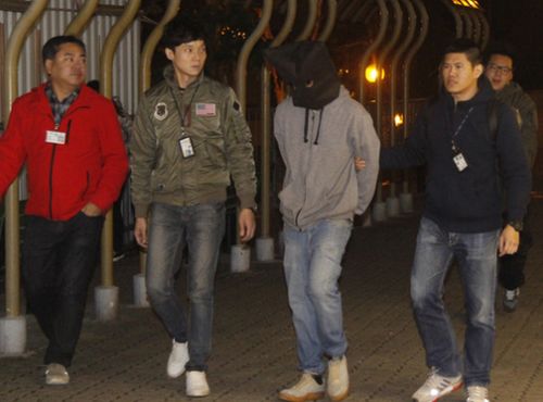 警方再拘捕多一名男子，疑与解款车跌钱案有关