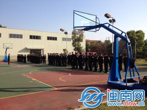 明日起，身着制服的公交随车安全员将上岗