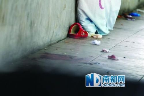 男子欲带女友回家过年被拒 将其捅死后跳楼(图)
