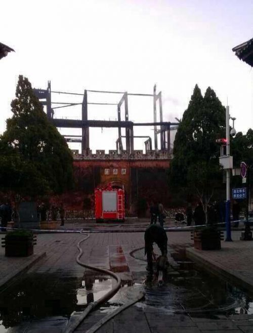 大理600年古城楼被烧毁 此前承包给私人开茶馆