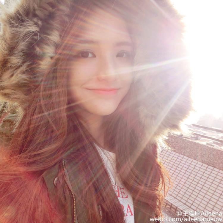 武大女神?；ㄍ蹙S琳海量清純私照曝光 混血美女秒殺黃燦燦