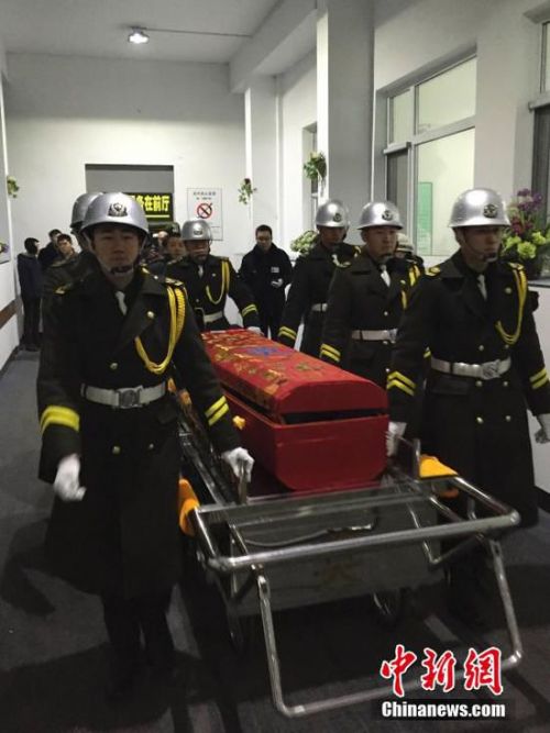 哈尔滨举行追悼会送别&ldquo;1.2&rdquo;火灾5名烈士