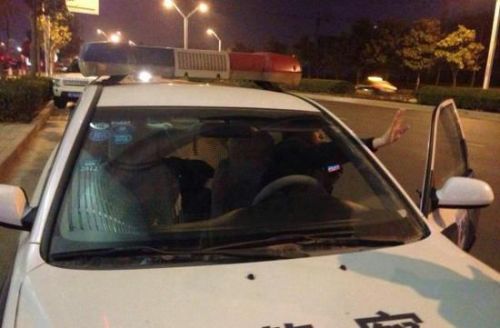 阳仲景派出所警察辛宏开车撞讨薪者 兼职房产公司副总