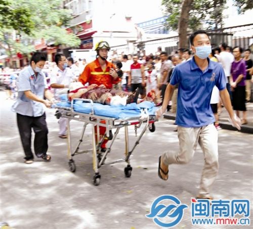 去年9月19日上午11点43分许，厦门市区一小吃店爆炸，一名伤者被救出