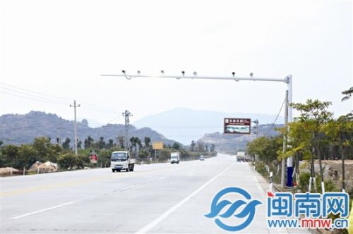 鎽勫儚澶翠笌鏃呮父鎸囩ず鐗岀浉璺濈櫨鏉ョ背锛堣溅杈嗗線鏃呮父鐗屾柟鍚戣浣?jpg