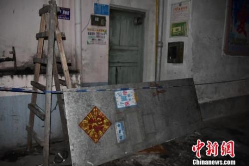 广西北海一小区下水道被堵塞 业主捞出人体尸块