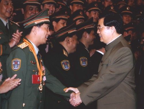 武警广西总队政委丁晓兵晋升少将 独臂英雄简历及背景资料