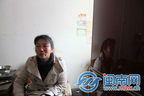 说到儿子、孙子时，黄大婶满脸是泪