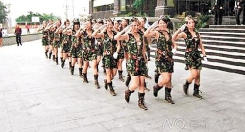 东莞金朗酒店曾因组织“小姐阅兵”事件走红网络