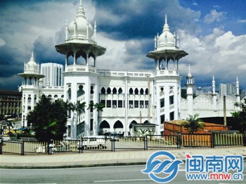 图是吉隆坡老火车站，建于1910年