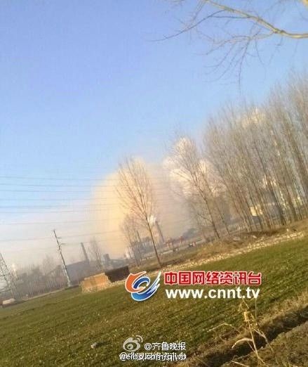 山东一焦化厂设备发生爆炸 现大量黄色气体(图)