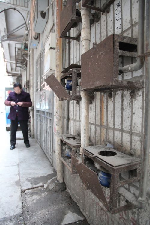 老旧小区水改缘何频遭搁浅？