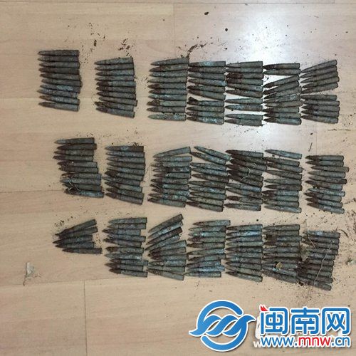 挖出來(lái)的兩百多顆子彈已經(jīng)銹跡斑斑
