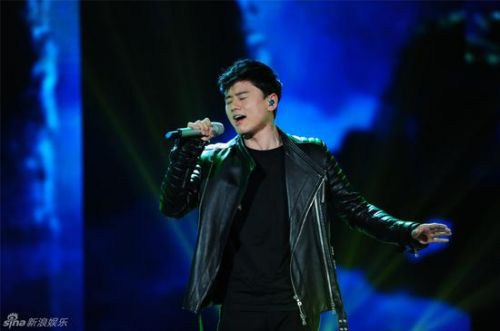 张靓颖张杰《燕归巢》缺席羊年春晚 新歌将提