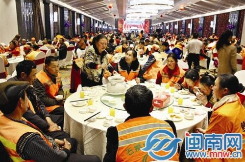 每桌11道菜，都是闽南风味
