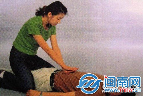 4臥式腹部沖擊法