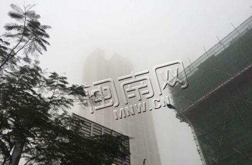被浓雾笼罩的厦门市景2