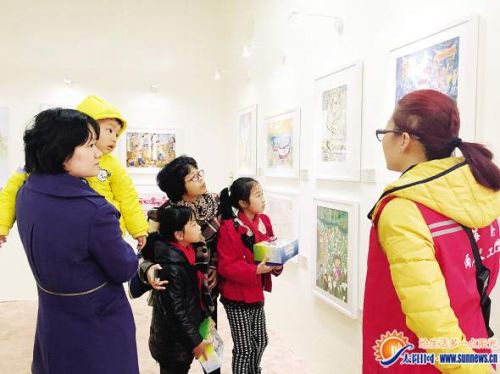 　海峡两岸少儿美术大展精选展。