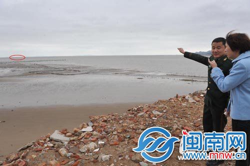 翻船处(画圈处)离陆地约1公里