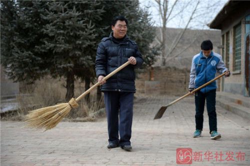 宁夏固原一小学昨日开学只剩师生两人