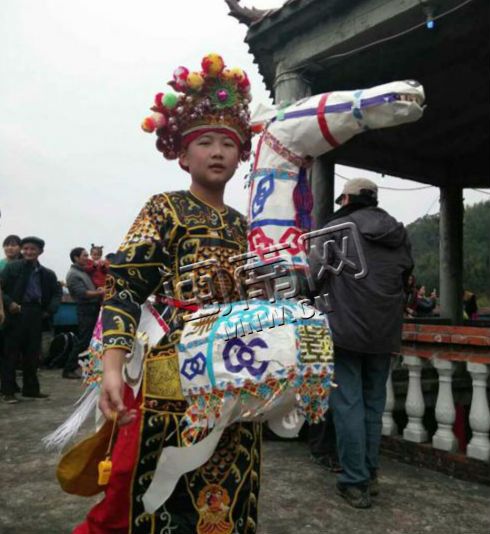 小小藩王挺“霸气”