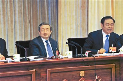 马凯：苏荣纵容家人亲属擅权干政 搞家族式腐败