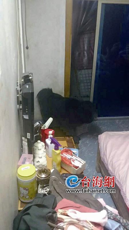 女毒贩落网前一刻欲放藏獒咬人 警察掏枪示警