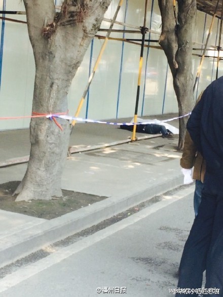 一名30多歲的男子忽然倒地猝死，死因不明，現(xiàn)場圖