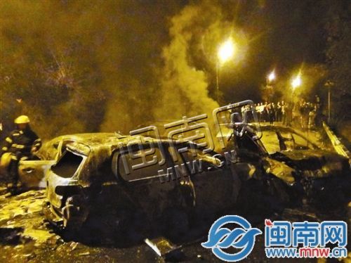 车辆损毁严重(丰泽消防供图)