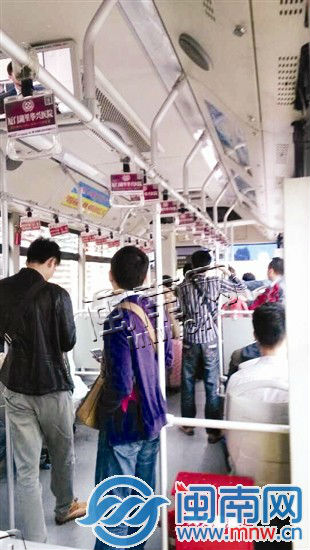 事发的快1线BRT（杨女士供图）