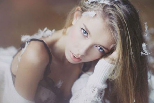 唯美梦幻女性摄影作品宛若花仙子 俄摄影师镜头下的性感美人 