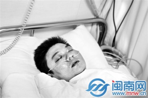 受伤的胡师傅