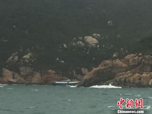 香港籍渔船29名渔民被困台山乌猪洲终获救