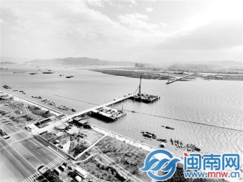 马尾大桥，目前正处在栈桥与桥墩施工阶段