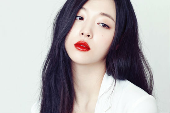 韩国f(x)Sulli崔雪莉复出写真大片 红唇魅惑变轻熟女小露性感
