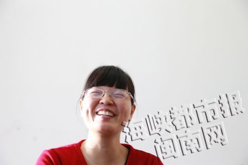 许春娥笑对生活的困难