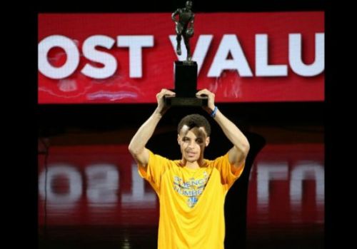 库里获常规赛MVP12铁演砸庆典战 勇士季后赛