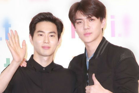 EXO成员SUHO世勋香港帅气亮相 全黑look潮范帅气组图