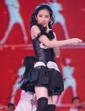 刘亦菲倒追<em>郎朗</em>被拒 <em>郎朗</em>父亲:只有<em>皇家女</em>才配