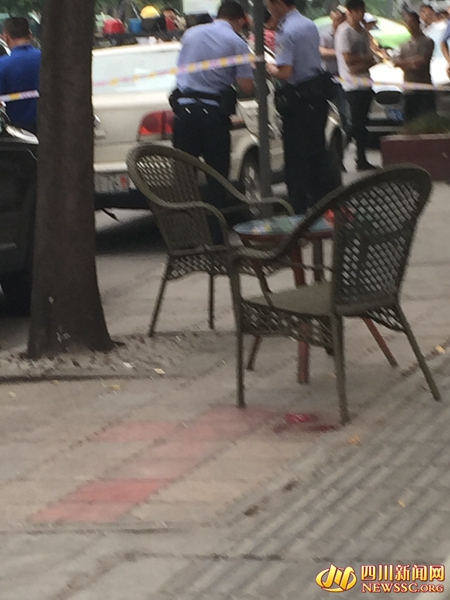 事發(fā)現(xiàn)場(chǎng)，地面留有血跡