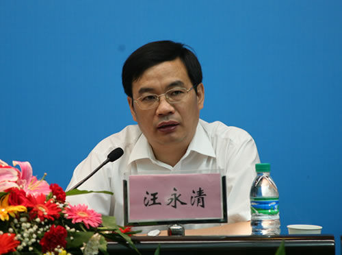 汪永清，中央委员，出生于1959年9月，2013年4月到任，中央政法委秘书长（兼）。