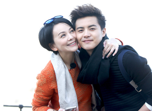 马天宇献唱《<em>花样姐姐</em>》<em>主题曲</em>《让时光在微风