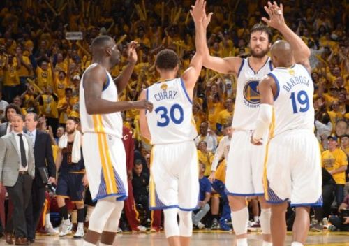 2015NBA总决赛次战最新战况 库里救命球詹皇