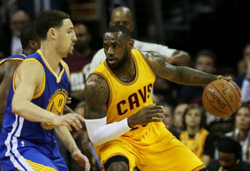 2015NBA总决赛第三战骑士VS勇士首节战况:香