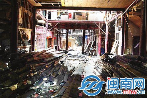 浣花庄旧址内，精美雕刻构件去年被拆走，该建筑此次也被列入了保护范围(资料图)